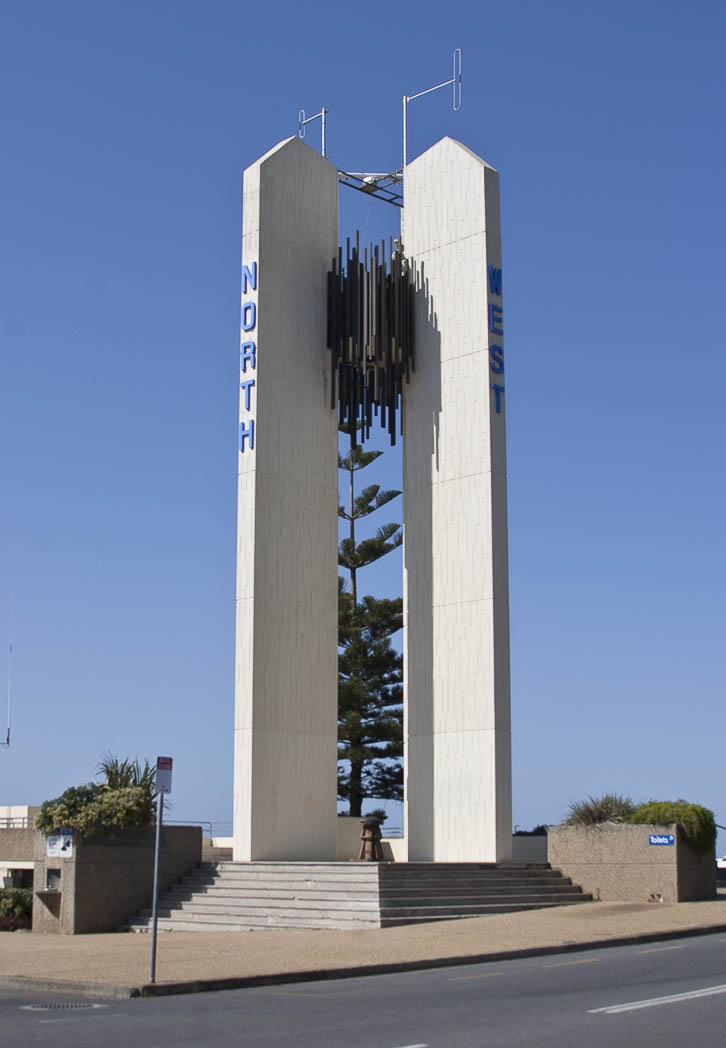 Captain Cook Memorial and Point Danger Lighthouse